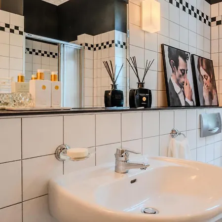 Villa-apartment Nahe Ostseestrand - Free Parking Animal Friendly * 洛丁