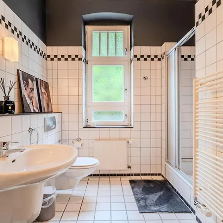 Villa-apartment Nahe Ostseestrand - Free Parking Animal Friendly 洛丁